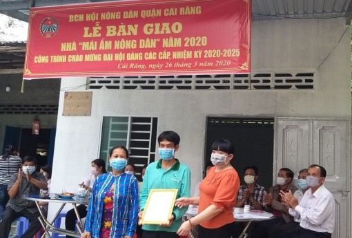 Cái Răng: Bàn giao “Mái ấm Nông dân”