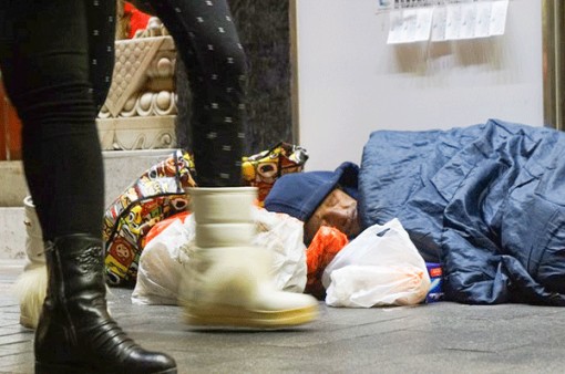 Nỗi khổ người cao tuổi nghèo giữa đại dịch