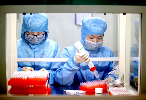 Trung Quốc “hốt bạc” nhờ thiết bị chống dịch COVID-19