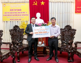 Đất Xanh Miền Tây tài trợ 200 triệu đồng phòng chống dịch COVID-19, hạn mặn