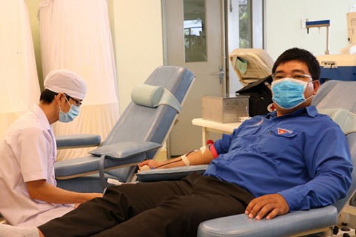 Tuổi trẻ Cần Thơ hiến máu hưởng ứng lời kêu gọi của Tổng Bí thư, Chủ tịch nước
