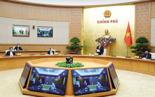 Quyết tâm thực hiện mục tiêu kép:  chống dịch

và vực dậy nhanh nền kinh tế