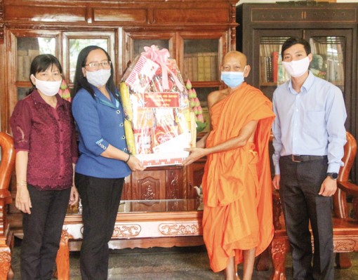 Mặt trận thành phố chúc mừng Tết cổ truyền Chôl Chnăm Thmây