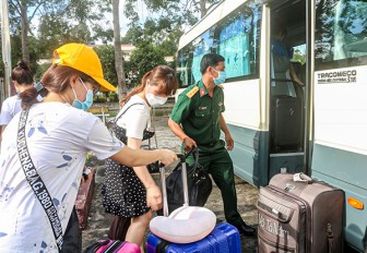 Những chiến binh thầm lặng nơi tuyến đầu chống dịch COVID-19 <br>Bài 1: Chuyện ở khu cách ly