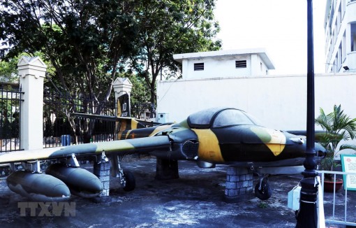 Bài 1: “Cú đấm” bất ngờ vào sân bay Tân Sơn Nhất