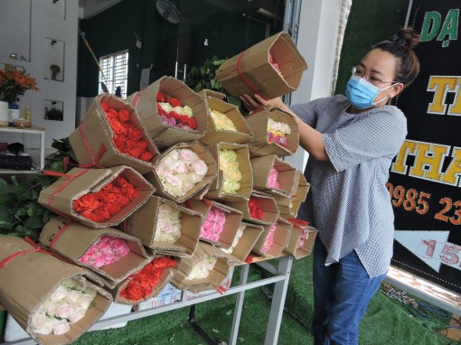 “Giải cứu” hoa tươi mùa dịch