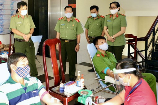 Nêu cao tinh thần hiến máu tình nguyện