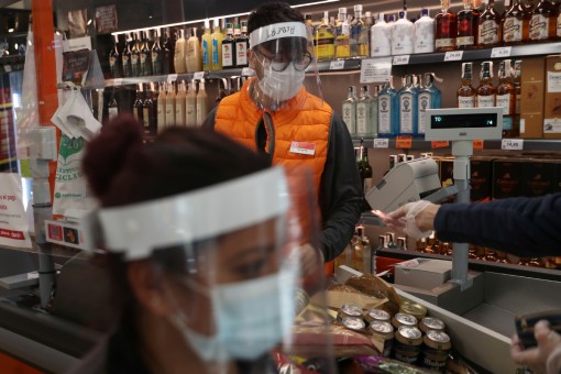 Hơn 200 ngàn người chết vì COVID-19