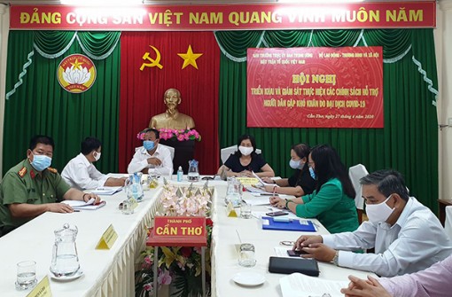 Triển khai và giám sát thực hiện các chính sách hỗ trợ người dân gặp khó khăn do đại dịch COVID-19