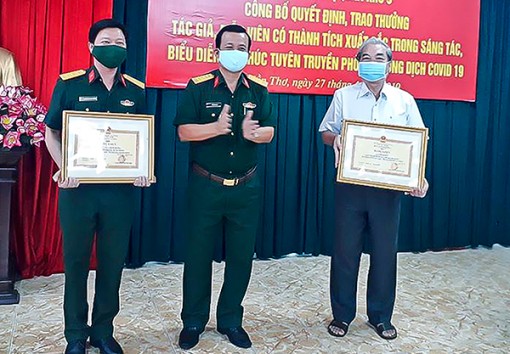 Khen thưởng tác giả, diễn viên có thành tích trong tuyên truyền phòng chống dịch COVID-19