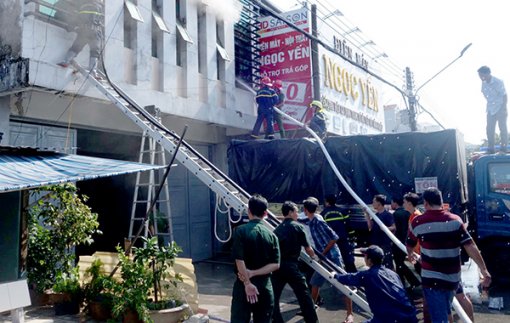 Cháy lớn tại khu tập thể Trung tâm Văn hóa nghệ thuật tỉnh An Giang