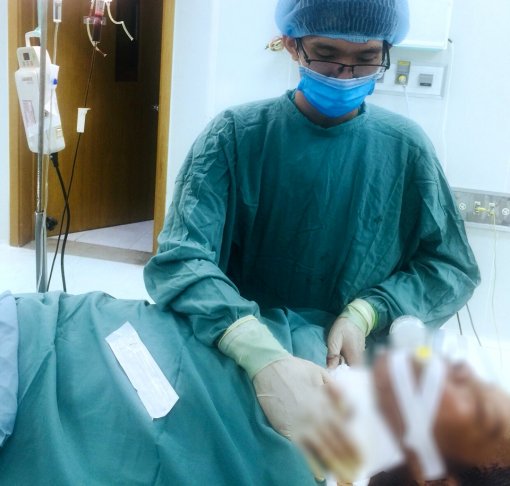 Báo động đỏ cứu sống bệnh nhân có vết thương cổ đứt khí quản