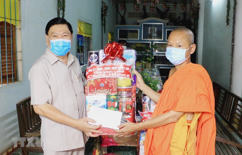 ជន​រួម​ជាតិ​ខ្មែរ​ទទួល​អំ​ណរ​បុណ្យ​ចូល​ឆ្នាំ​ថ្មី​សុវត្ថិ​ភាព​ ពេញលក្ខណៈ​