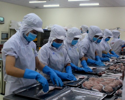 Nâng cao trách nhiệm, chia sẻ khó khăn cùng doanh nghiệp