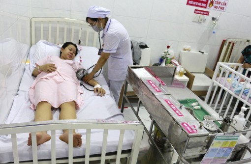 Tôn vinh lực lượng điều dưỡng, hộ sinh