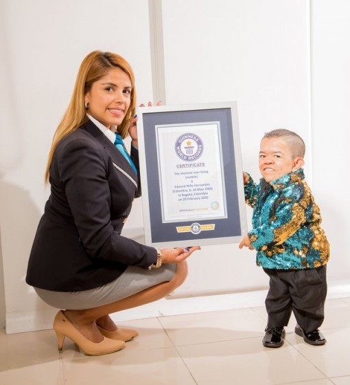 Người lùn nhất thế giới giành lại được danh hiệu