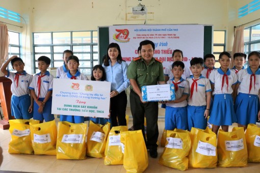 Mừng sinh nhật Đội: Nhiều phần việc ý nghĩa