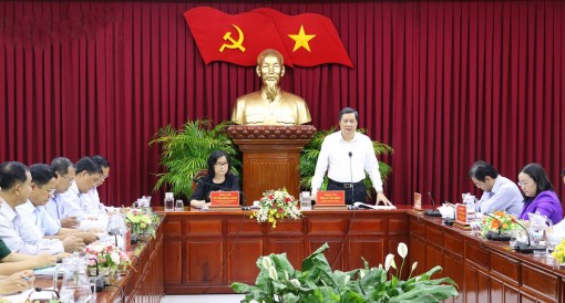 Cần đề ra giải pháp giải quyết việc làm cho lao động trên cơ sở

tái cơ cấu ngành nông nghiệp