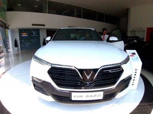 Doanh số ô tô nhập khẩu và lắp ráp giảm sâu