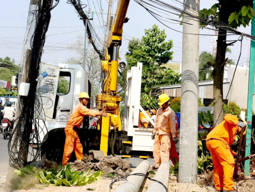 Đảm bảo cấp điện ổn định, liên tục phục vụ phát triển 

kinh tế - xã hội sau dịch COVID-19