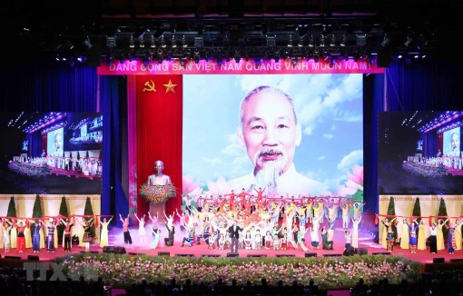 Tổ chức trọng thể Lễ kỷ niệm 130 năm Ngày sinh Chủ tịch Hồ Chí Minh