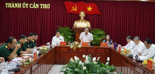 Xác định khâu đột phá sát đúng để thực hiện thắng lợi nhiệm vụ quân sự, quốc phòng trong giai đoạn mới