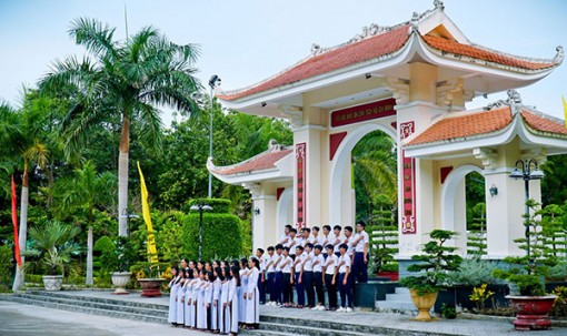 Những Đền thờ Bác Hồ ở miền Tây sông nước