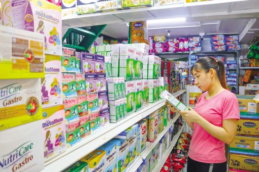 Ô Môn hỗ trợ doanh nghiệp,

hộ kinh doanh khôi phục

sản xuất kinh doanh