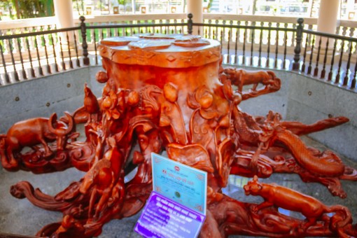 Chiêm ngưỡng hai tác phẩm điêu khắc xác lập Kỷ lục Việt Nam