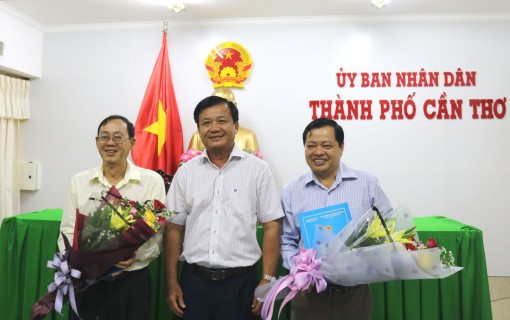 Trao quyết định bổ nhiệm Giám đốc Đài Phát thanh và Truyền hình TP Cần Thơ
