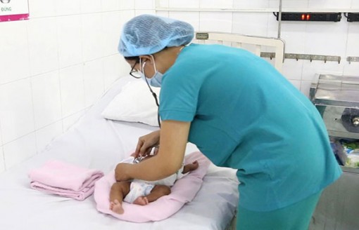 Sàng lọc sớm, điều trị kịp thời bệnh lý gây mơ hồ giới tính ở trẻ sơ sinh