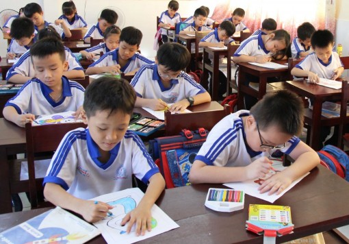 Xe Thư viện lưu động đa phương tiện phục vụ tại quận Bình Thủy