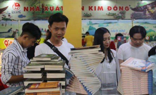 Chương trình

“Đọc sách xuyên mùa hè”