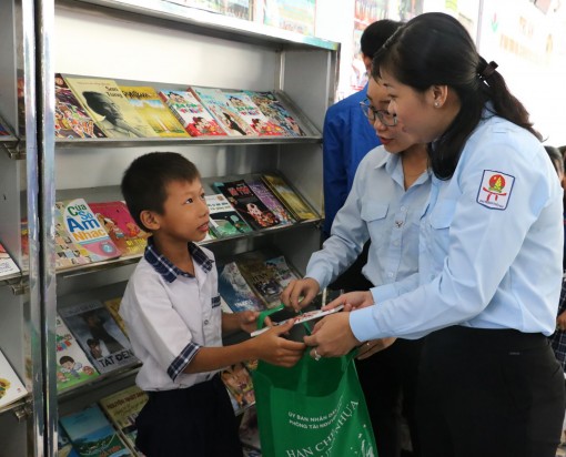 “Siêu thị măng non”

cho thiếu nhi nghèo