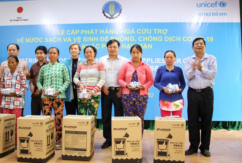 ៥​៦​៦​គ្រួ​សារ​បាន​ឧបត្ថម្ភ​ជម្នះ​ផល​ប៉ះ​ពាល់​ជំ​ងឺ​កូវីដ-១​៩​ និង​ភាព​រ​ាំងស្ងួត​