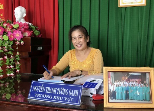 Hết lòng với việc chung