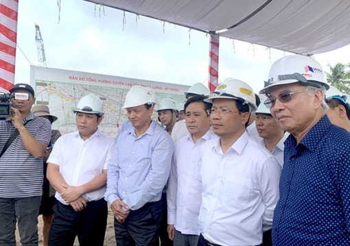 Thứ trưởng Bộ Giao thông Vận tải Nguyễn Nhật thăm dự án cao tốc Trung Lương - Mỹ Thuận