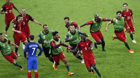 UEFA vẫn “trăm mối tơ vò” về EURO 2020