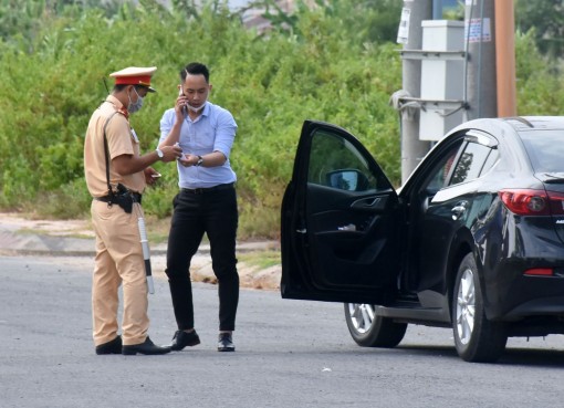 Phạt hành chính gần 155 triệu đồng

trong tháng cao điểm tổng kiểm soát

phương tiện cơ giới đường bộ