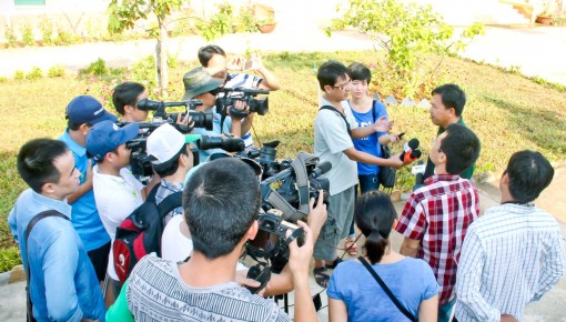 Để báo chí phát triển bài bản,

chuyên nghiệp, trở thành dòng thông tin chủ lưu tin cậy nhất