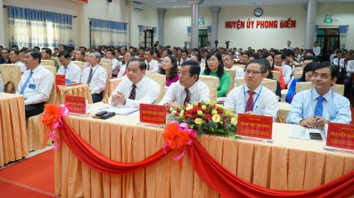Chú trọng xây dựng đảng bộ, hệ thống chính trị huyện Phong Điền trong sạch, vững mạnh