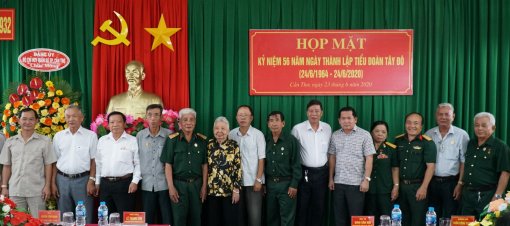 Họp mặt kỷ niệm 56 năm Ngày thành lập Tiểu đoàn Tây Đô