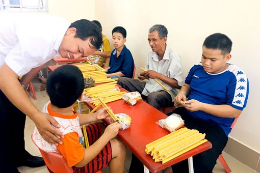 Giúp trẻ học nghề, rèn kỹ năng sống