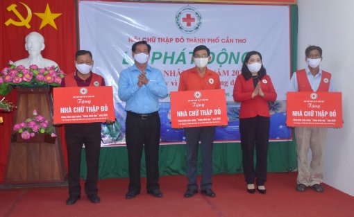 Thực hiện nhiều dự án nhân đạo, tổng giá trị 
hoạt động đạt gần 76 tỉ đồng