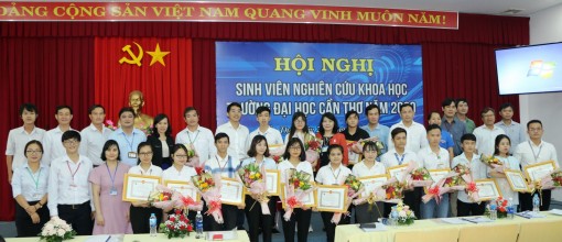 Sinh viên Trường Đại học Cần Thơ thực hiện 700 đề tài nghiên cứu khoa học