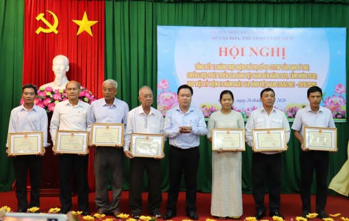 Nêu gương để xây dựng nếp nhà