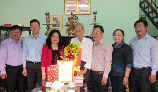 “Tuổi cao - Gương sáng”