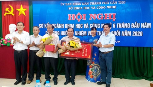 Phát triển thị trường khoa học

và công nghệ qua các hoạt động

kết nối cung cầu công nghệ