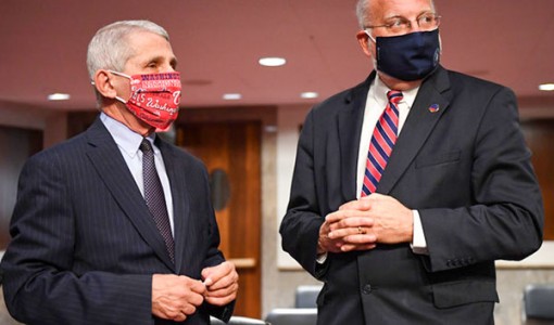 Mỹ đi sai hướng chống COVID-19?