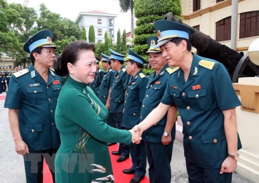 Chủ tịch Quốc hội thăm Quân chủng Phòng không-Không quân